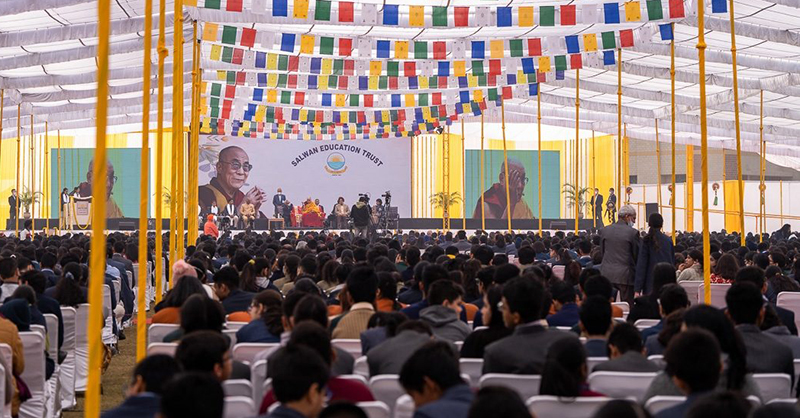 2022年12月21日，達賴喇嘛尊者在薩爾萬教育信託基金會的學校向教師和學生講話。（照片。 OHHD/ Tenzin Choejor）